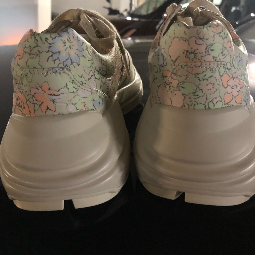 🌈🌈🌈GUCCI x LIBERTY floral sneakers. Size 37 - Picture 4 of 7